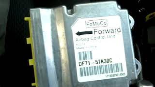 Mazda 2: Air bag computer removal