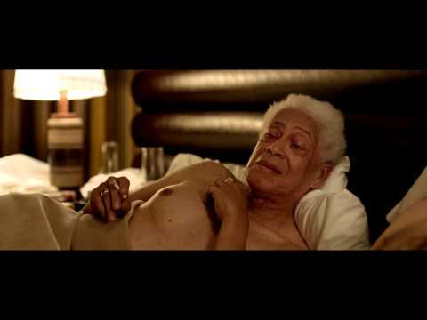 Extrait GERONTOPHILIA " Discussion au lit "