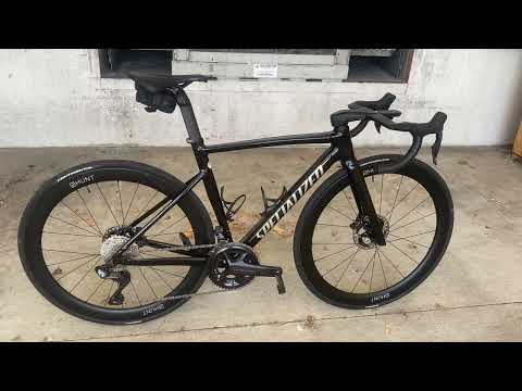 Specialized Allez Sprint w/ Shimano Ultegra R8170 Di2 groupset & Hunt Wherls