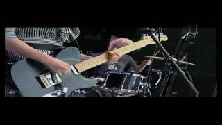 THE BLOOD RED SHOES - IT&#39;S GETTING BORING BY THE SEA LIVE