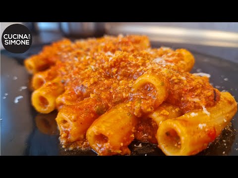 La ricetta della pasta al ragù di maiale. Come sfamare 4 persone con una sola braciola😱