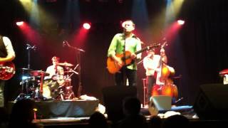 Oldelaf - Les Papas et les Mamans (Bête et Méchant) (L'Estaminet - 24 mars 2012)