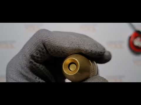 Ручной распылитель YATO (YT-8967) с металлической насадкой 1/2 и регулятором Ручной распылитель YATO (YT-8967) с металлической насадкой 1/2 и регулятором