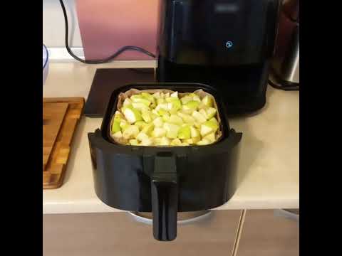 Smaczne pieczone jabłka papierówki z aifryer