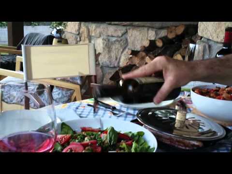 How to Dress a Salad, Spanish Style - Javier Arauz