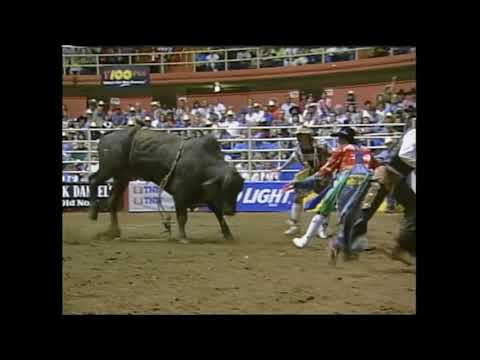 Cody Lambert vs Mojo - 95 PBR San Antonio (88 pts)