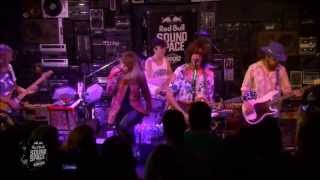 GROUPLOVE - &quot;Shark Attack&quot; 2013 Live Performance