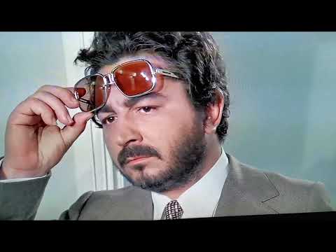 Rabbi Jacob - Louis de Funès. Scène lavabo de l'aéroport.