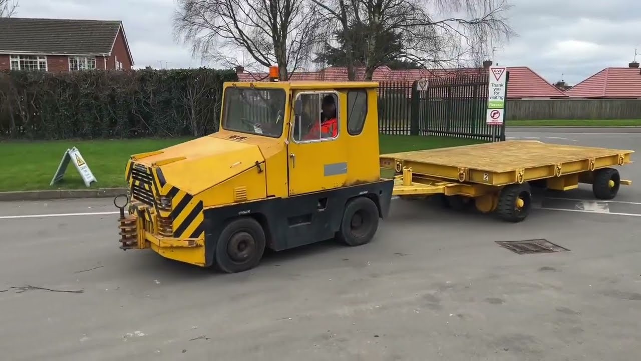 Reliance Mercury tug vehicle with Alexander trailer - NOW SOLD VIA ONLINE AUCTION @ramcouk