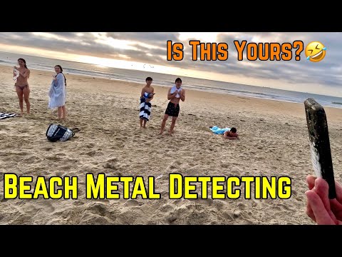 Found What They Weren't Looking • Metal Detecting the Beach
