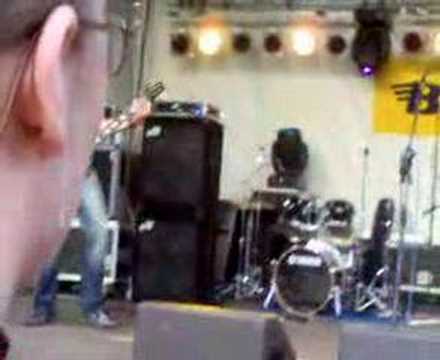 Ewa Farna - Zavři oči (Zlín 23.8.2007)