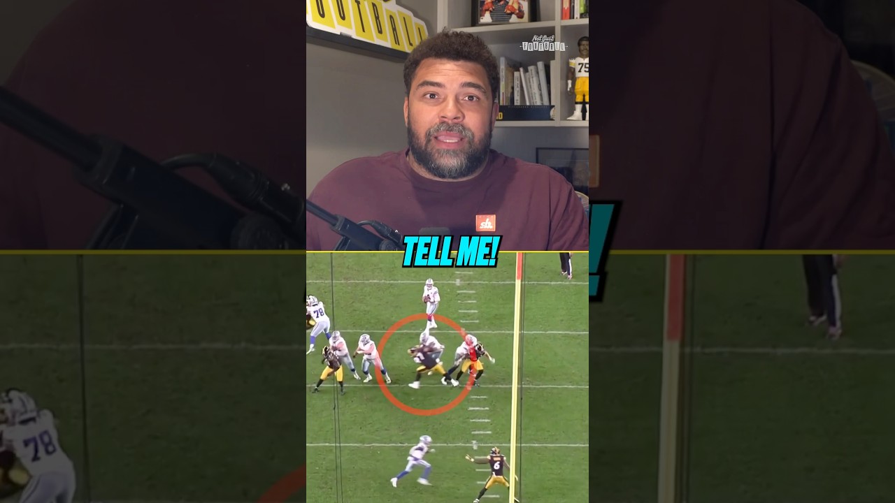 So much going on during this play 😭😂 #steelers #pittsburghsteelers