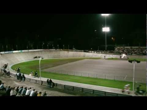 The Legendary Lightness - World Full Of You (Official Videoclip)