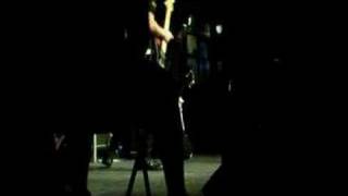 Sum 41- The crowd want "Ma Poubelle" at Quebec