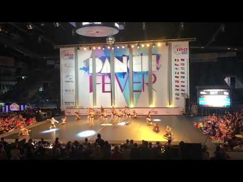 DISCO DANCE FORMATION ADULTS- SLOVAK DANCE TEAM