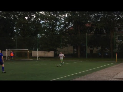 04.06 JM Auto Team (niebieskie) - Regio-food.pl Beer Boys (białe)