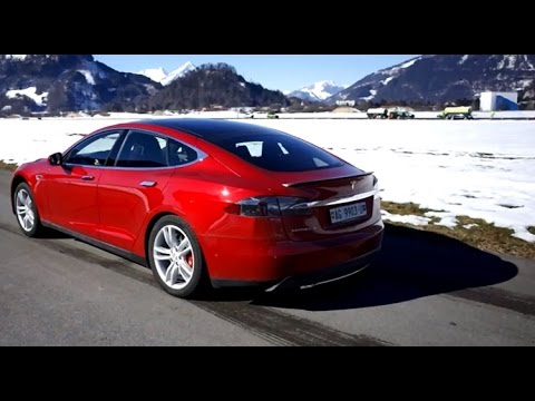 2015 Tesla Model S P85D : la berline électrique à l'accélération de supercar