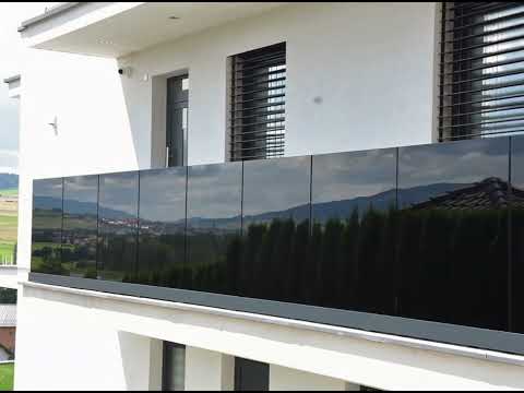 Sklenené zábradlie s čiernym sklom - video z realizácie