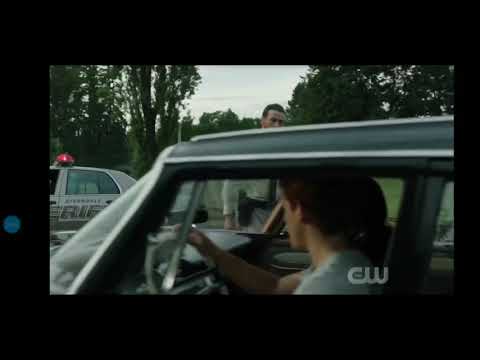Riverdale 4x01- Archie brings Fred's body back to Riverdale