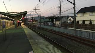 西武池袋線横瀬駅にて、急行池袋行き、連結です。