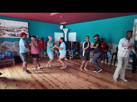 SALSOGA '25 Guests & 'A Taste of Salsa' Travellers get to grips with Rueda