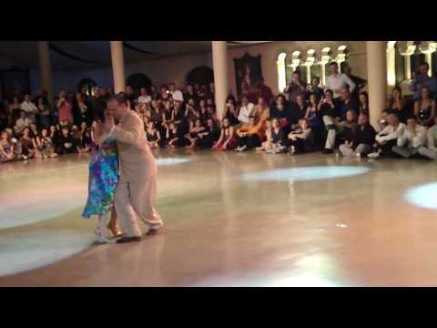 Fabian Peralta  and  Virginia Pandolfi  are  dancing  to  the  tango  "  El Yaguaron  "