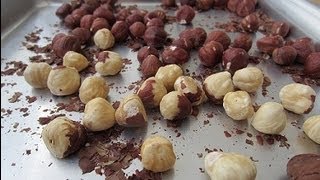 How to skin hazelnuts
