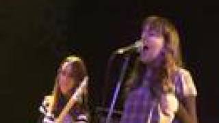 Banda Pandora - Tsunami Bomb - Being Alright