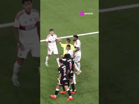 PULGAR CHEGOU CHUTANDO TUDO, ATÉ O “AMIGUINHO”! UMA MINI TRETA FOI INSTAURADA NO MARACA #shorts
