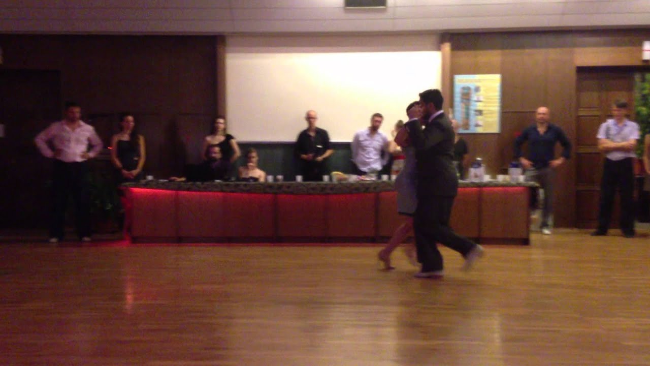 Andres Laza Moreno y Luciana Arregui - Tango 2 (MIlonga) El Paisanito by D'Arienzo y Echague