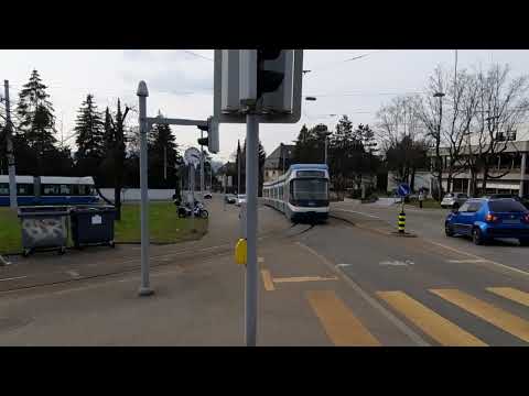 Endstation der Linie 11 der VBZ/Rehalp ZH/Einstieg in das neue Flexity Tram