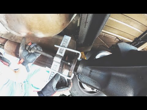 Leaking Diff Pinion Seal Fix - Dana 60 - 1999 Ford E350
