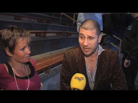 Gravid Bengtzing knuffade Markoolio i vattnet