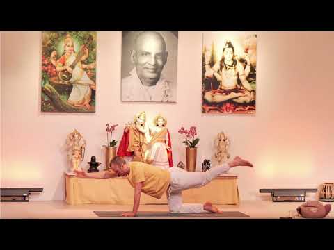 Yogastunde Mittelstufe "Ankommensstunde" mit Adrian - Yoga Vidya Live,  18.02.2022, 17:00 Uhr