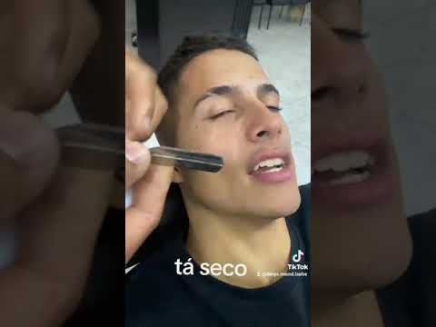 quando o cliente é chato e reclama de tudo kkkk .obs meu parceiro de trabalho aí
