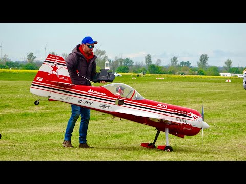 Stunning Aerobatic RC Sukhoi SU 31 from world Champion Gernot Bruckmman in strong Wind