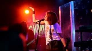 Выступление Анастасии Пальчиковой с группой "Сухие"