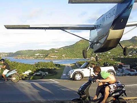 ATERRIZAJES en pistas mortales, vistas desde la cabina del piloto.