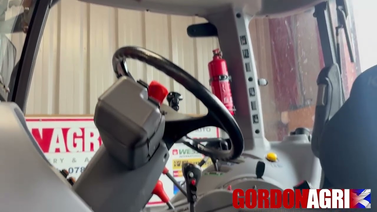 Kubota M5091 4WD Tractor