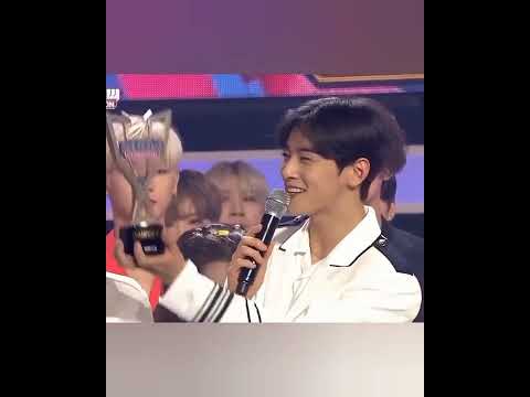 Cha Eun woo 💜💜💜