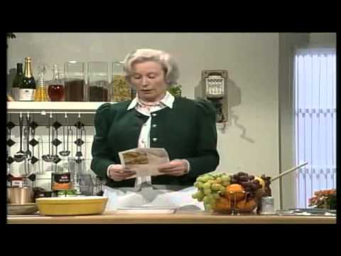 Christiane Herzog und Hannelore Kohl in der Küche von Schloss Bellevue 1997