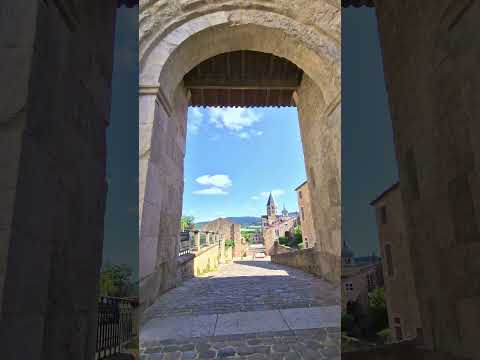 Cluny : Le Joyau Médiéval de la Bourgogne.#shortsvideo