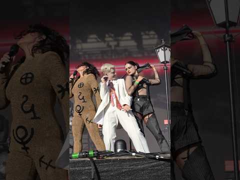 We love you London!!! 🌹