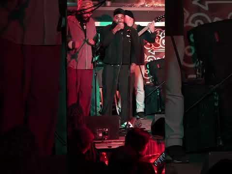 Mic sparks ignite over neo-soul grooves — keys, bass, drums, and mystery guitar in sync. ⚡🎶