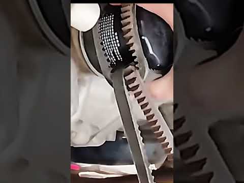Como retirar  o  filtro de óleo utilizando uma correia dentada simples fácil e rápido