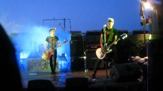 Kepi Ghoulie & Dog Party "(She's my) Vampire Girl" live @Edonè (BG) 05-07-2012