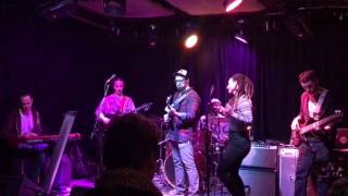 Skunk City - Valerie (Amy Winehouse)