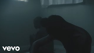 Oliver Riot - Nervous