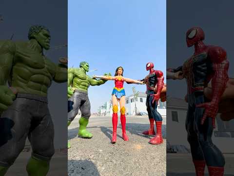 Spiderman and Hulk fight for their lover  Marvel Toys