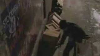 Brian d�fonce la porte du babylon